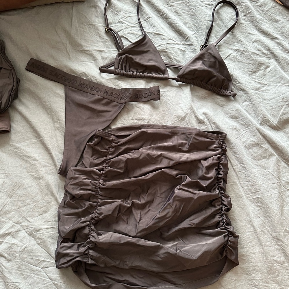 Brandon Blackwood Swim Set